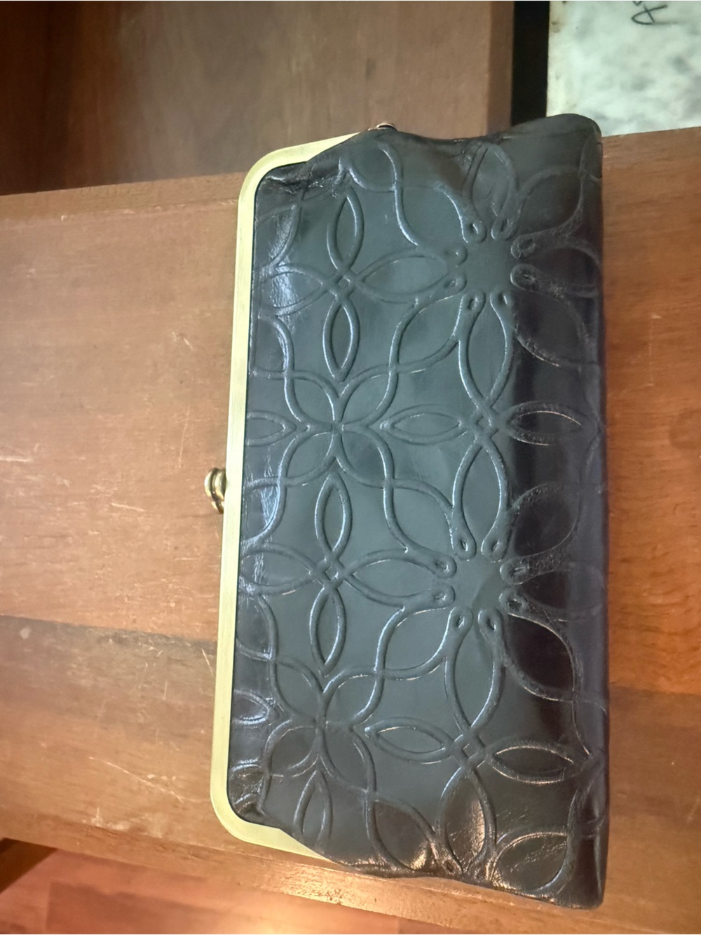 HOBO international classic kiss lock wallet